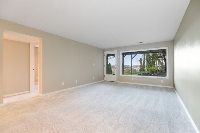 Building Photo - 4403 Powell Pl S