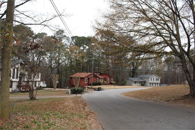 Building Photo - 135 Omega Dr