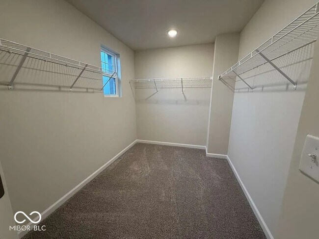 Building Photo - 6871 Seabiscuit Rd