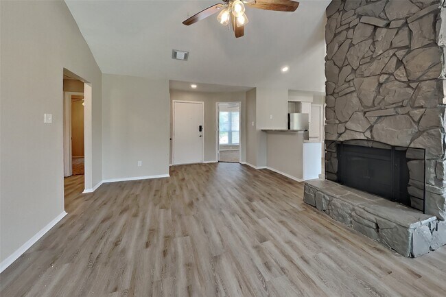 Building Photo - 10107 King Ranch Ln