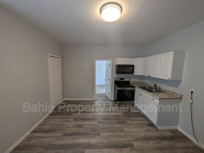 Building Photo - 103 S Westland Ave
