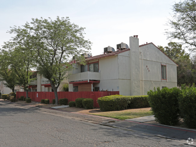 Primary Photo - Willow Lake Apartments