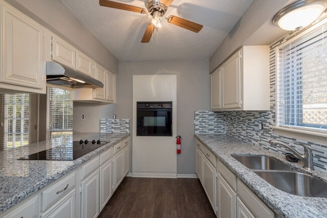 Building Photo - AUGUST 2026 MOVE IN! Beautiful 5 Bed Recently Renovated!