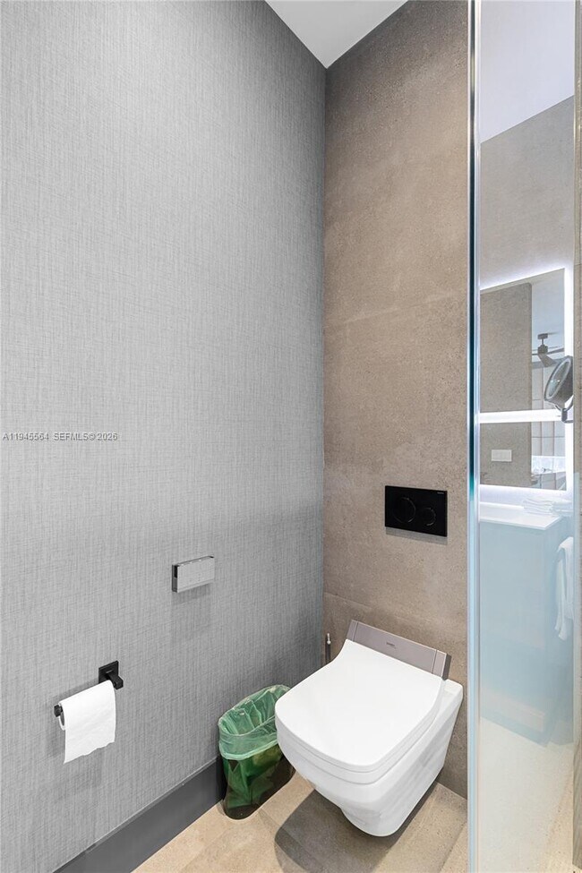 Building Photo - 12911 Oleander Rd