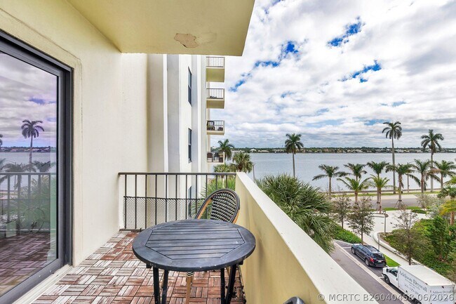 Building Photo - 1501 S Flagler Dr