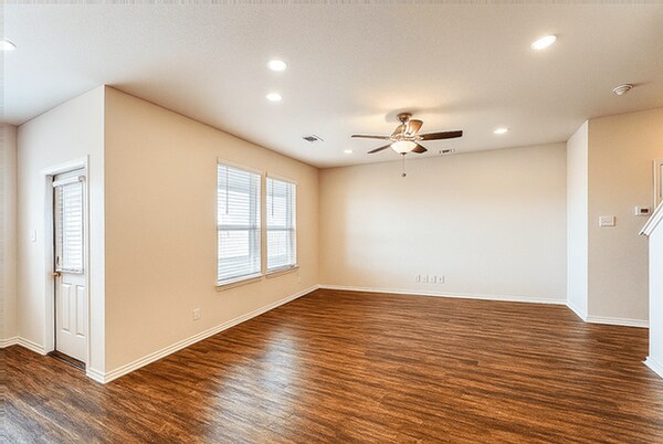 Building Photo - 10514 Egremont