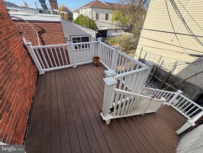 Building Photo - 1803 W 4th St