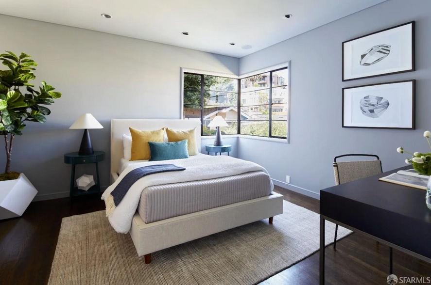 Building Photo - 2211 Leavenworth St