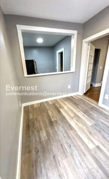 Building Photo - 32 Woodlawn Dr