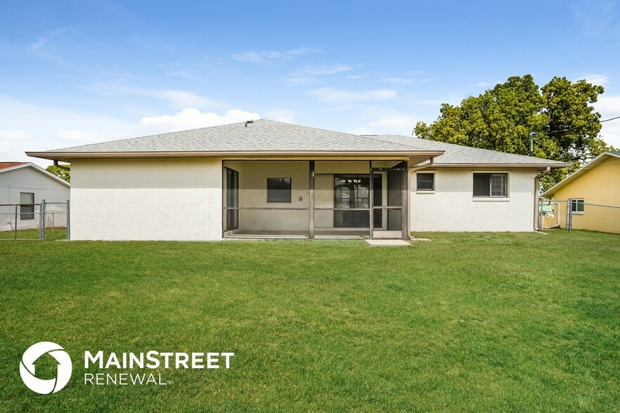 Building Photo - 2216 SE 6th Ln