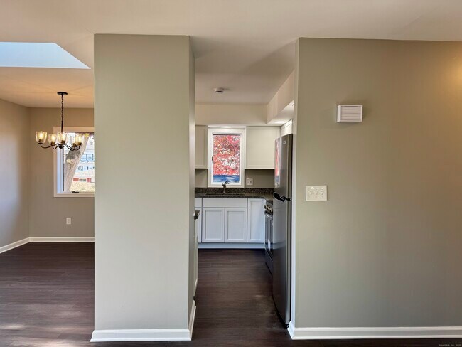 Building Photo - 31 William St