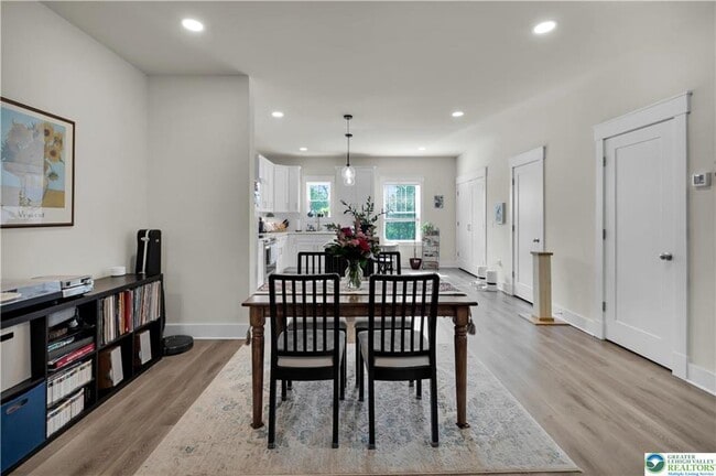 Building Photo - 221 Craig Ave