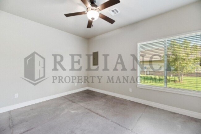 Building Photo - 13608 W Nantucket St