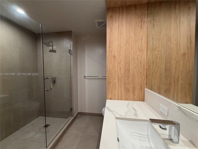 Building Photo - 11 NE 6th St