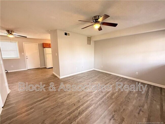 Building Photo - 713 North St