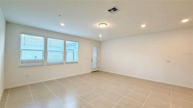 Building Photo - 4557 ORCHARD VIEW Aly