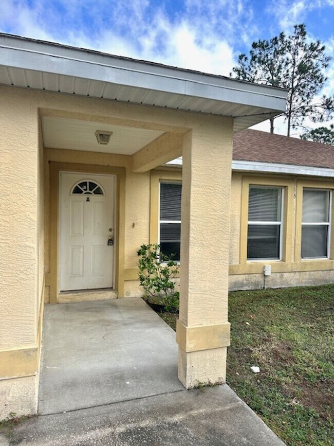 Building Photo - 56 Wheatfield Dr