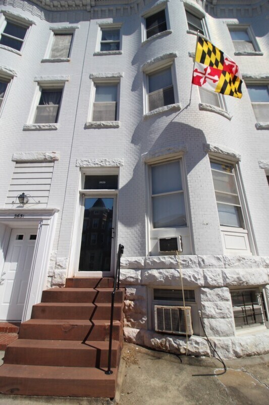 Building Photo - 2629 N Charles St
