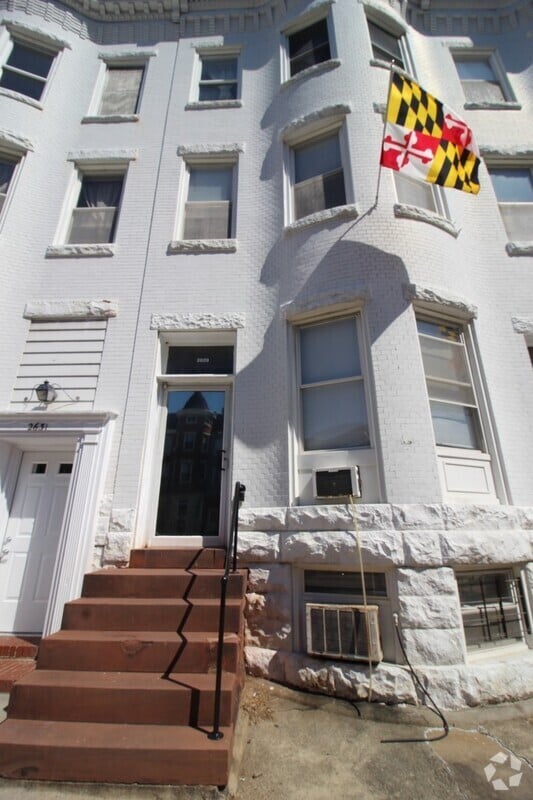Building Photo - 2629 N Charles St