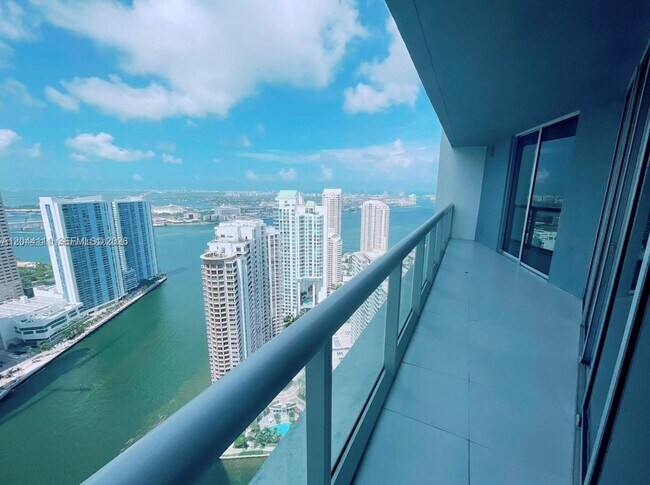 Building Photo - 495 Brickell Ave