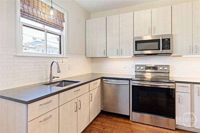 Building Photo - 623 Tattnall St