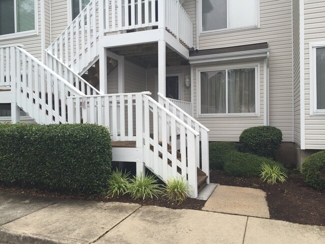 Building Photo - Beautiful Condo close to the oceanfront!!