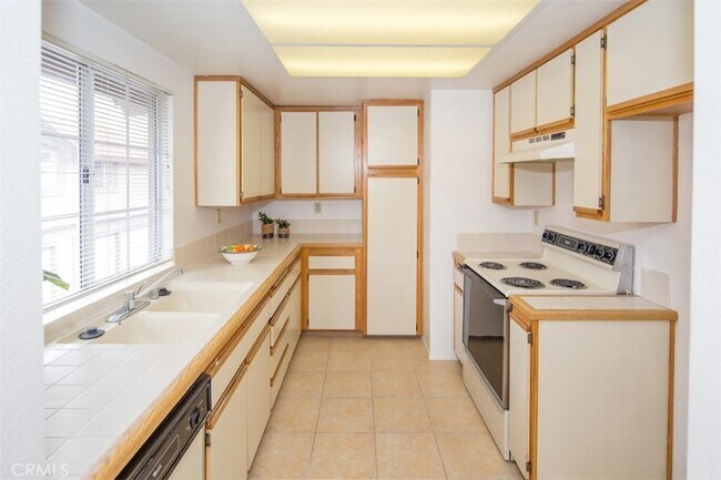 Building Photo - 29 Blue Oak