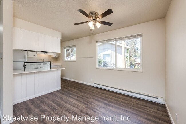 Building Photo - 2705 SE Courtney Ave