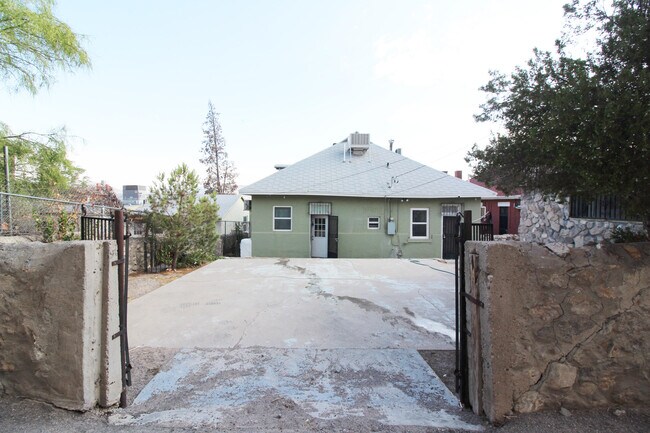 Building Photo - 803 Upson Dr