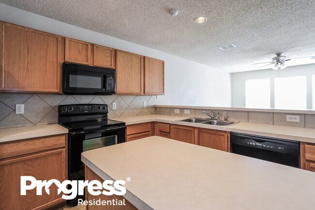 Building Photo - 1613 White Oak Rd