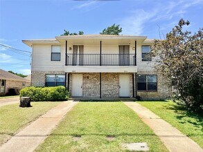 Building Photo - 3311 Fallmeadow St