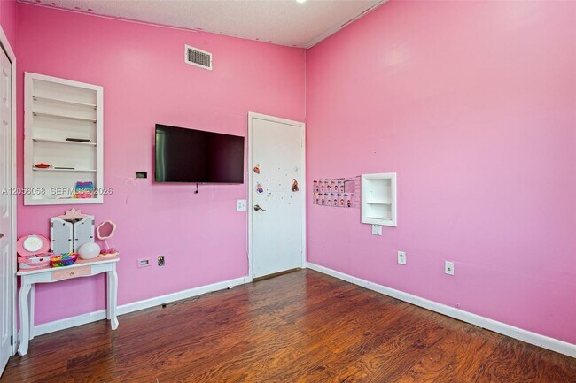 Building Photo - 13990 SW 160th Terrace