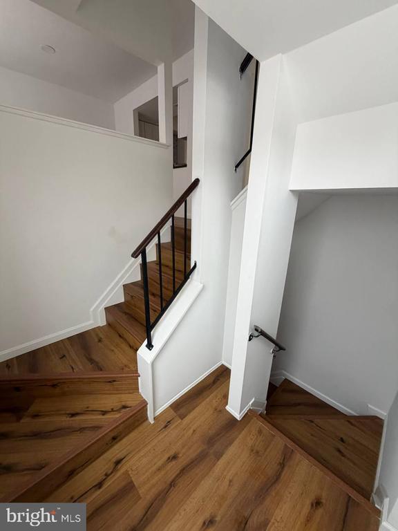 Building Photo - 7812 WHISTLING Ct