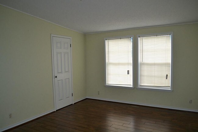 Building Photo - 11862 Cedar Ct