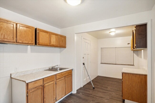 Building Photo - $1095 3 bedroom bungalow