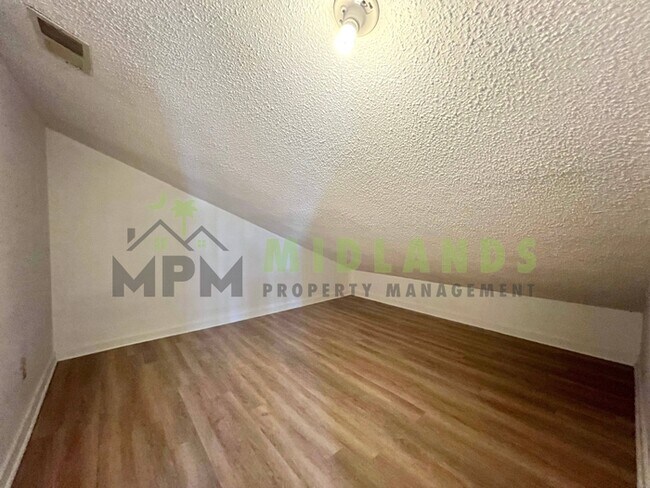 Building Photo - 201 Mariners Row