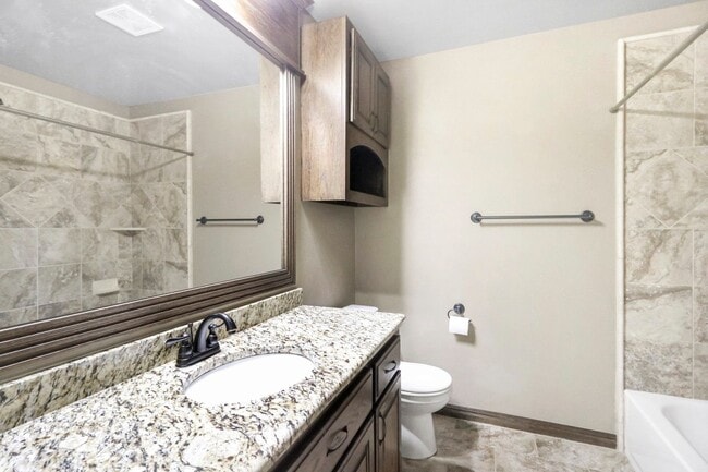 Building Photo - Beautiful 3 bed+office, 2 bath, 2 car Home located in The Grove