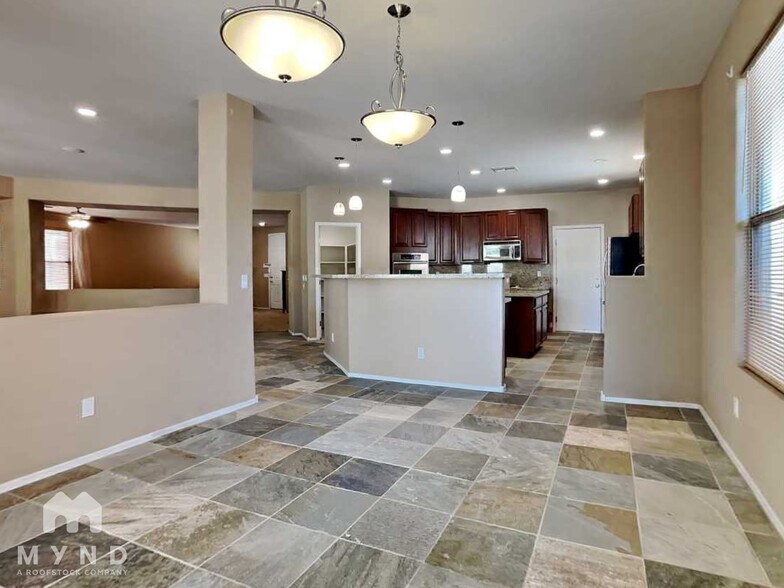 Building Photo - 3518 E Bartlett Dr