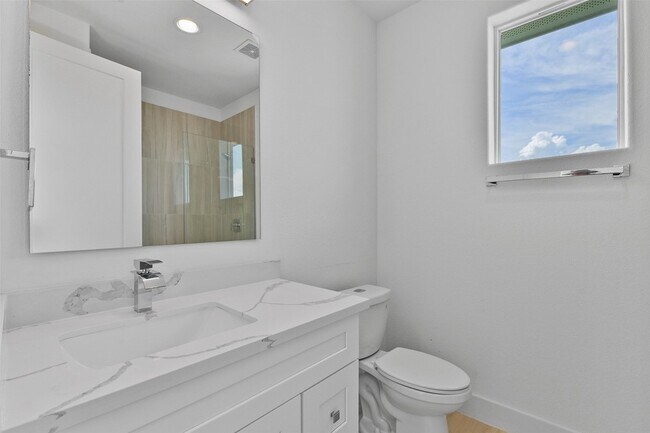 Building Photo - 4006 Fort Bend Dr