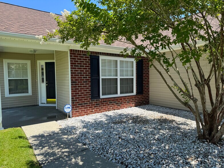 Building Photo - 188 Tibton Cir