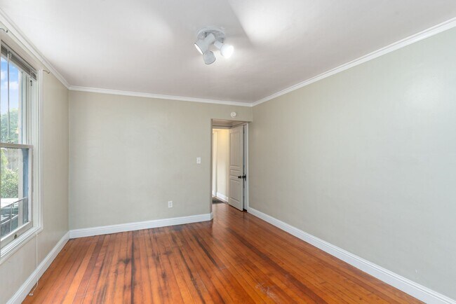 Building Photo - 820 Pacific Ave