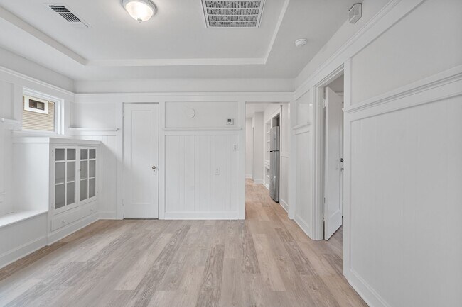Building Photo - Beautifully Remodeled Home