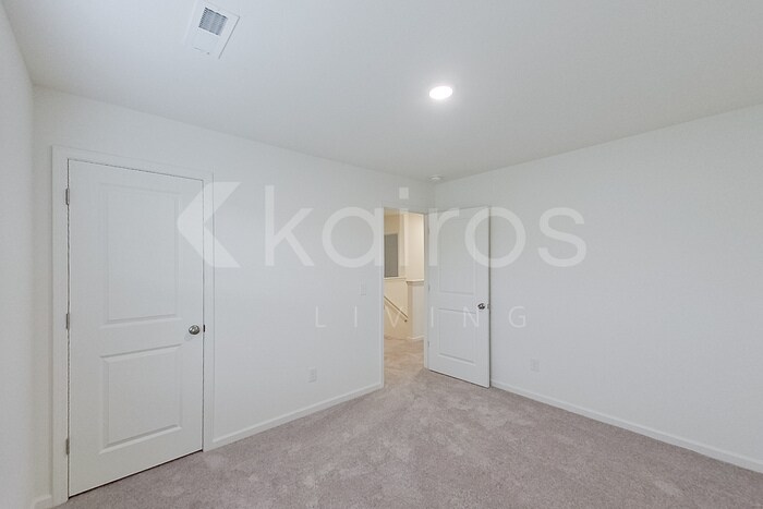Building Photo - 7016 Peppermill Way