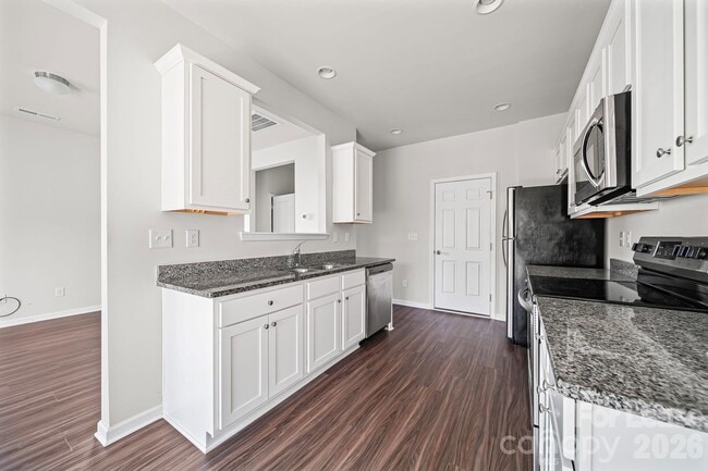 Building Photo - 715 Lackey St