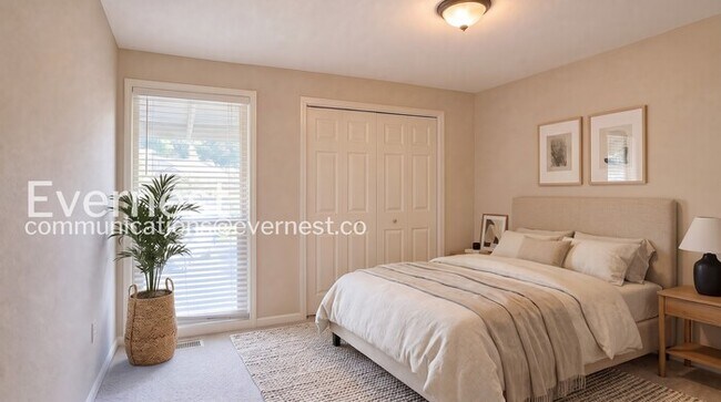 Building Photo - 4-Bed/2.5-Bath Home/ Voucher Accepted/ Available Soon!