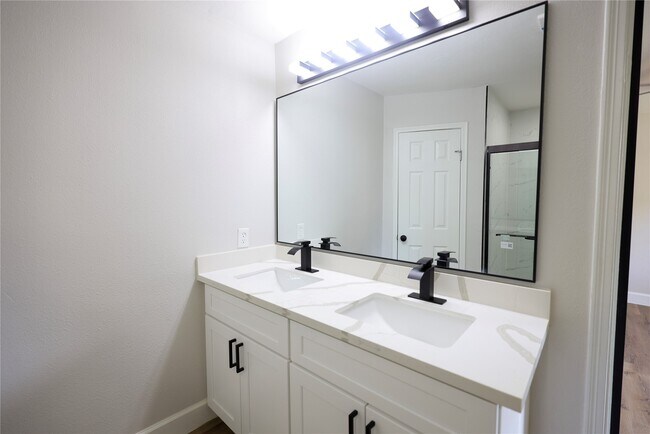 Building Photo - 51 Sweetgum Ct