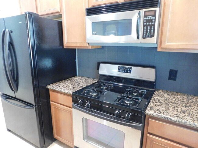 Building Photo - 2615 Starboard Point Dr