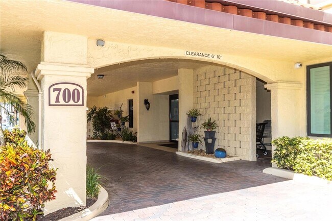 Building Photo - 700 Island Way