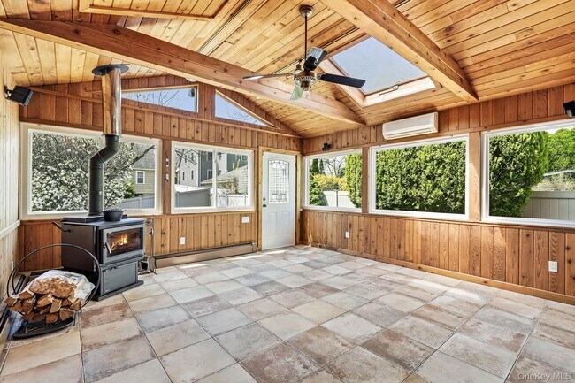 Building Photo - 317 Hornidge Rd