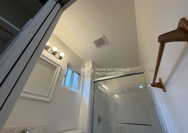 Building Photo - 999 31st St